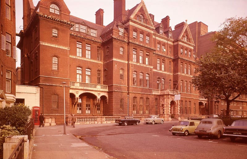 The National Hospital for Neurology and Neurosurgery. Circa 1960. The birthplace of Paintings in Hospitals.